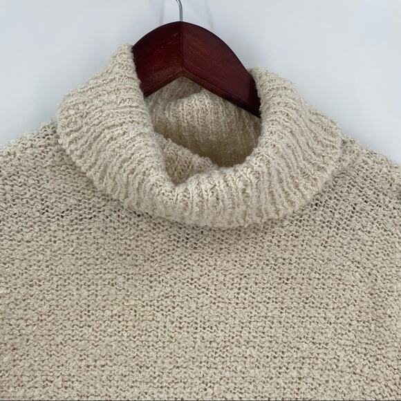 Cream turtleneck oversized sweater Forever 21 large - Picture 3 of 7